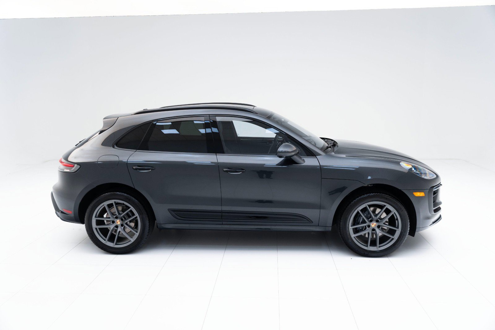 New 2025 Porsche Macan image 8