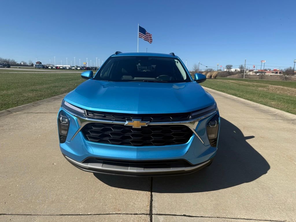 Used 2025 Chevrolet Trax LT image 10