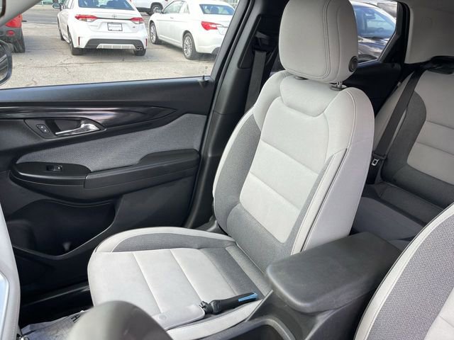 Used 2025 Chevrolet TrailBlazer LT FWD image 23