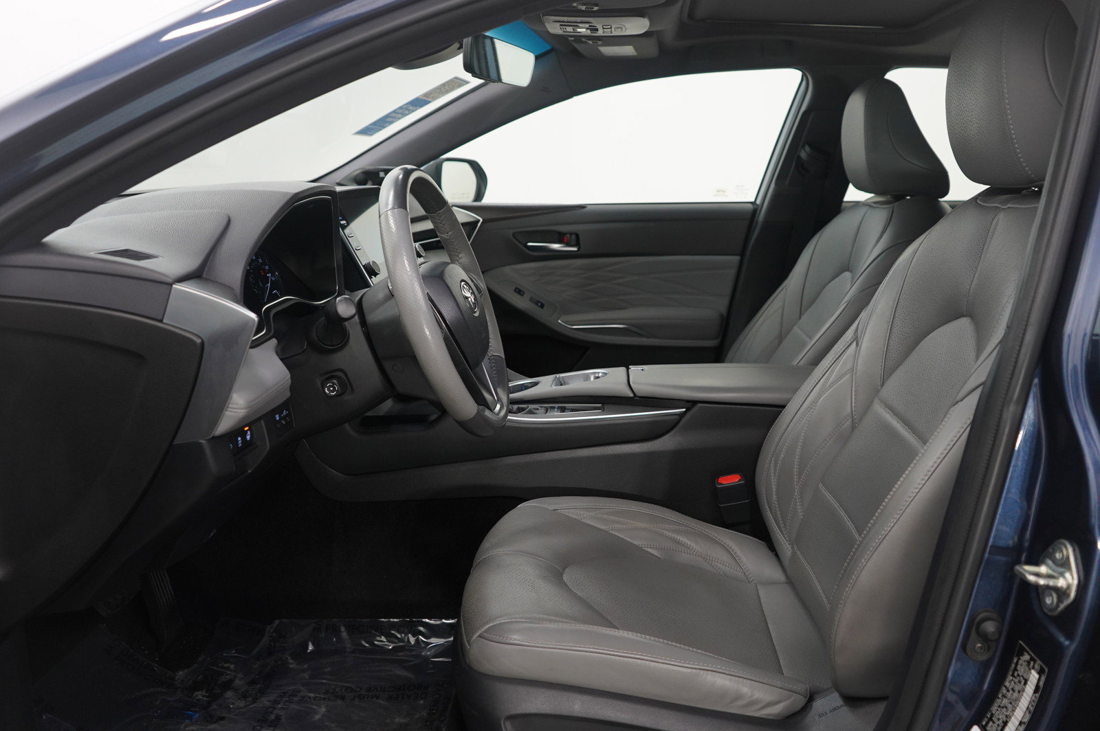 Used 2019 Toyota Avalon Limited image 14