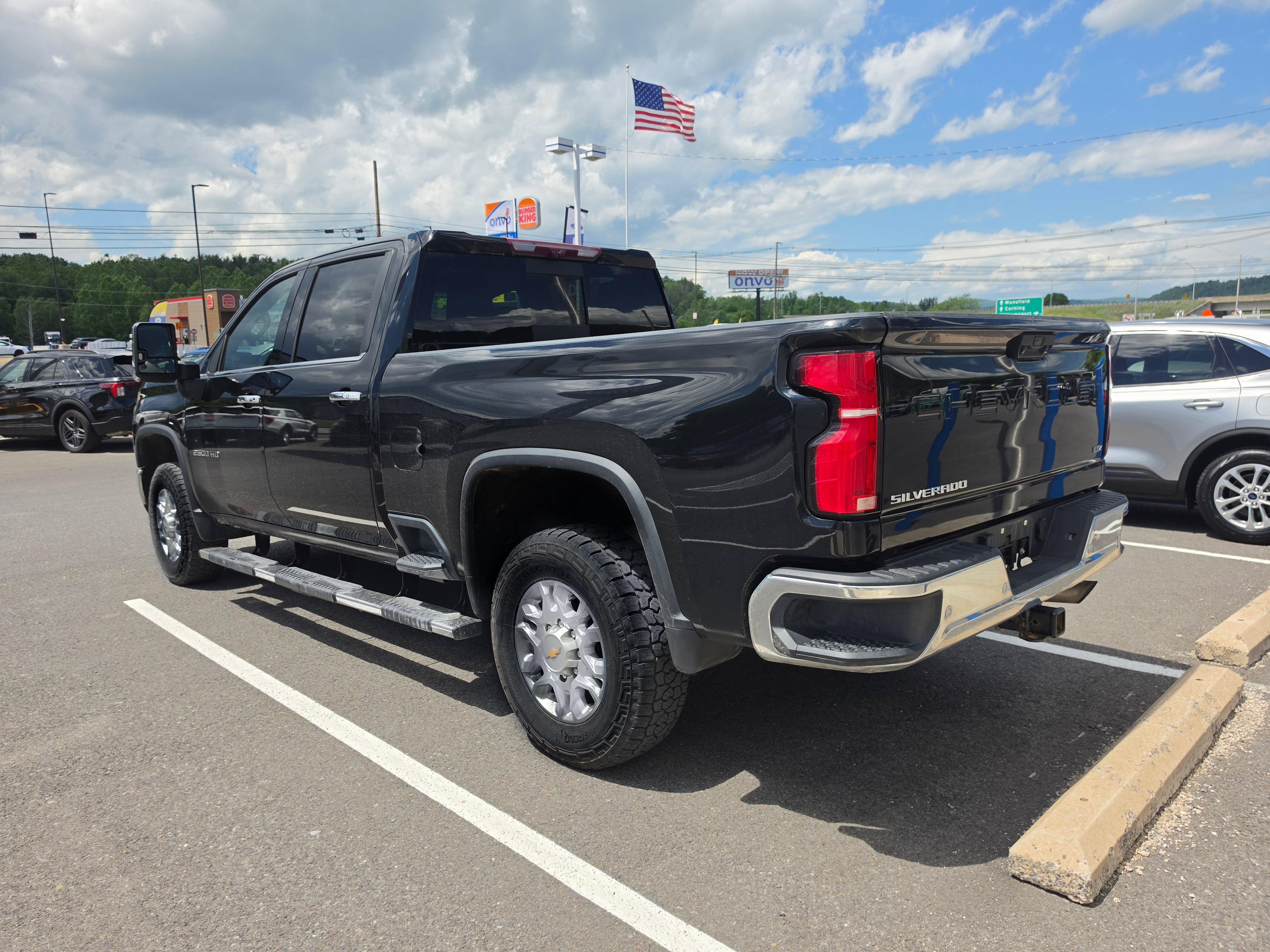 Used 2024 Chevrolet Silverado 2500 LTZ w/ LTZ Plus Package AWD/4WD image 6