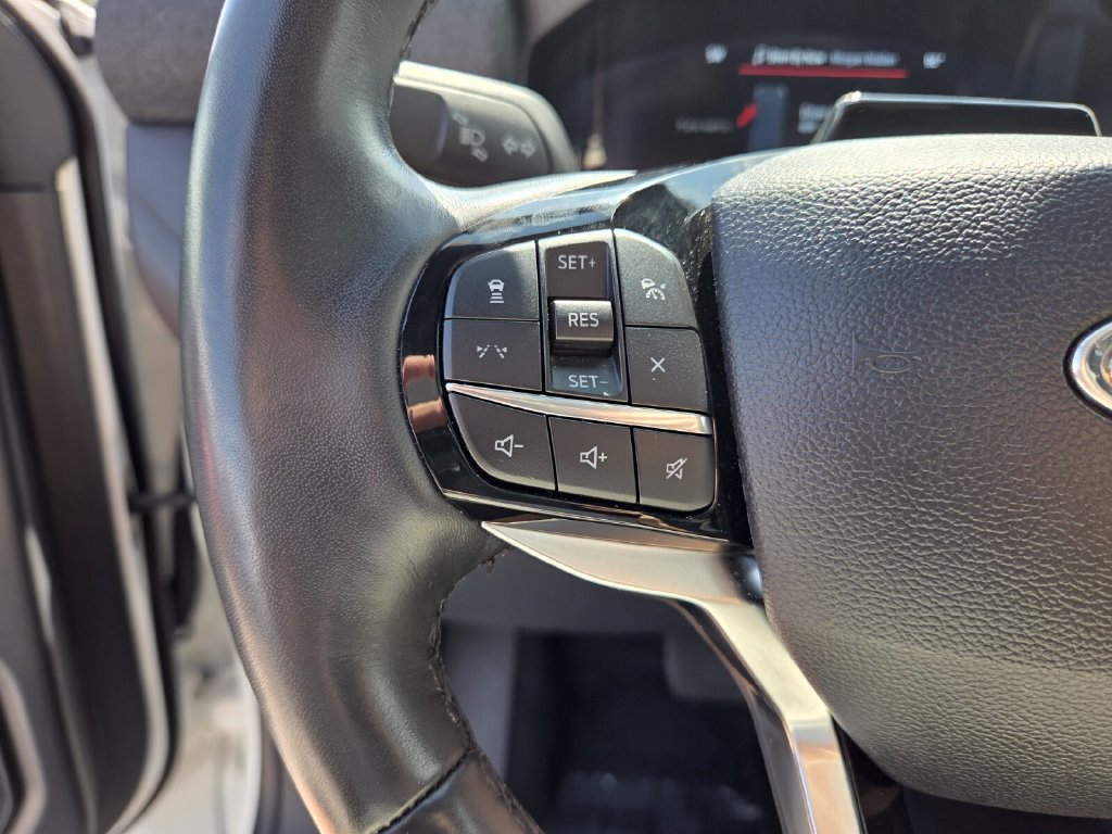 Used 2025 Ford Explorer Platinum RWD image 32