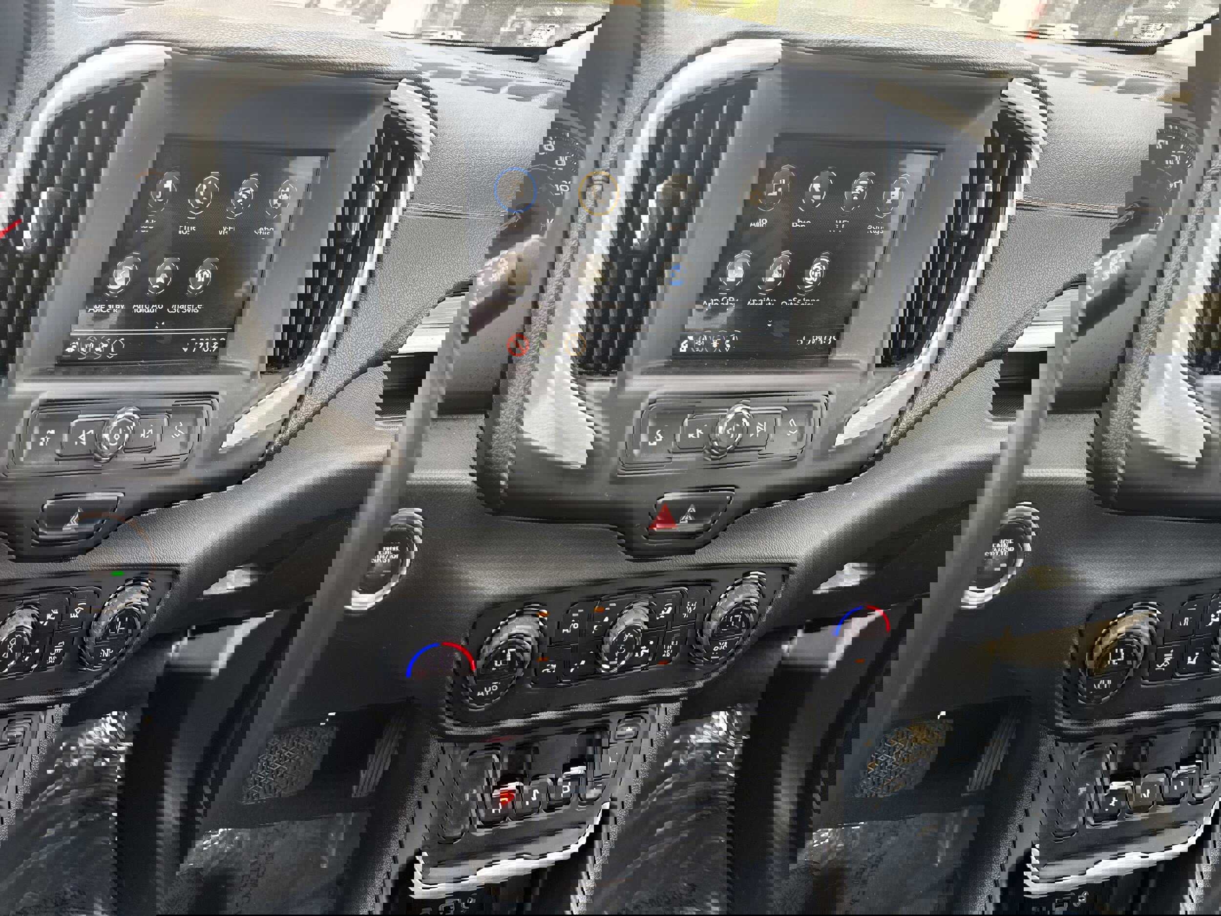 Used 2019 GMC Terrain SLE w/ Driver Convenience Package image 17