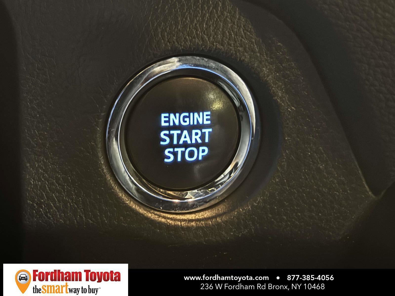 Used 2021 Toyota RAV4 XLE Premium image 23