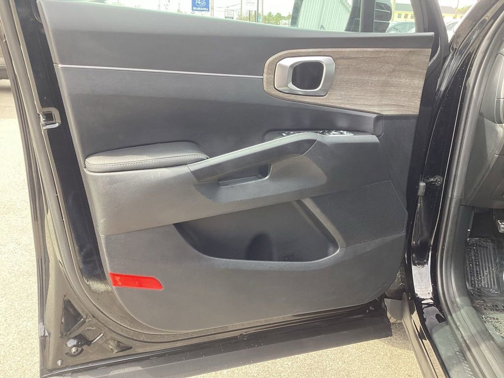 Used 2023 Kia Sorento S w/ Panoramic Sunroof Package AWD/4WD image 10