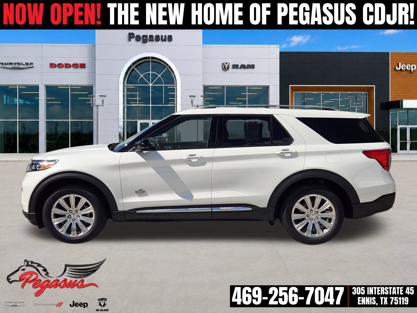 Used 2024 Ford Explorer King Ranch w/ Technology Package AWD/4WD image 3