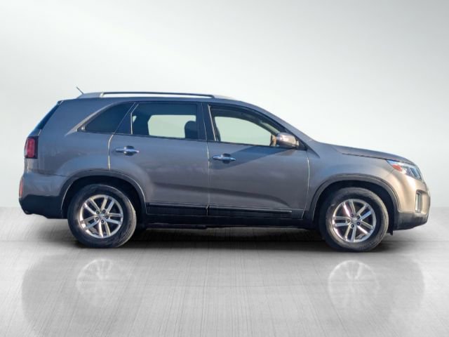 Used 2015 Kia Sorento LX image 3
