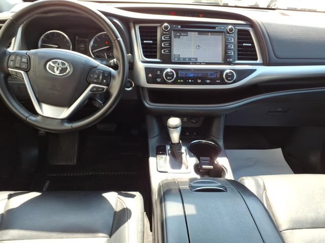 Used 2017 Toyota Highlander XLE w/ Protection Package #3 AWD/4WD image 15