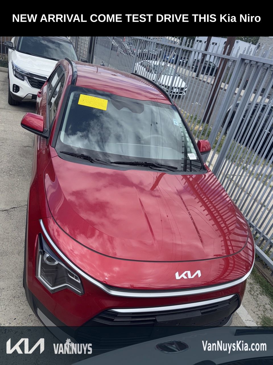 Used 2023 Kia Niro LX FWD image 4