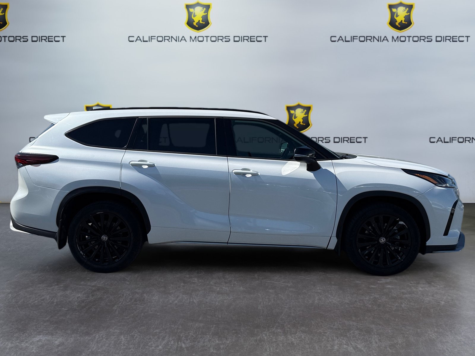 Used 2024 Toyota Highlander XSE AWD/4WD image 6