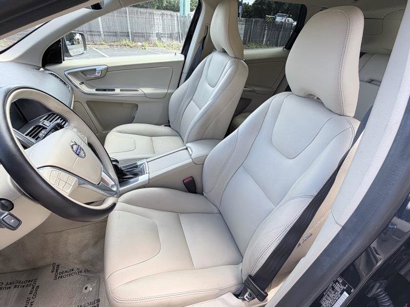 Used 2016 Volvo XC60 T5 Platinum FWD image 8