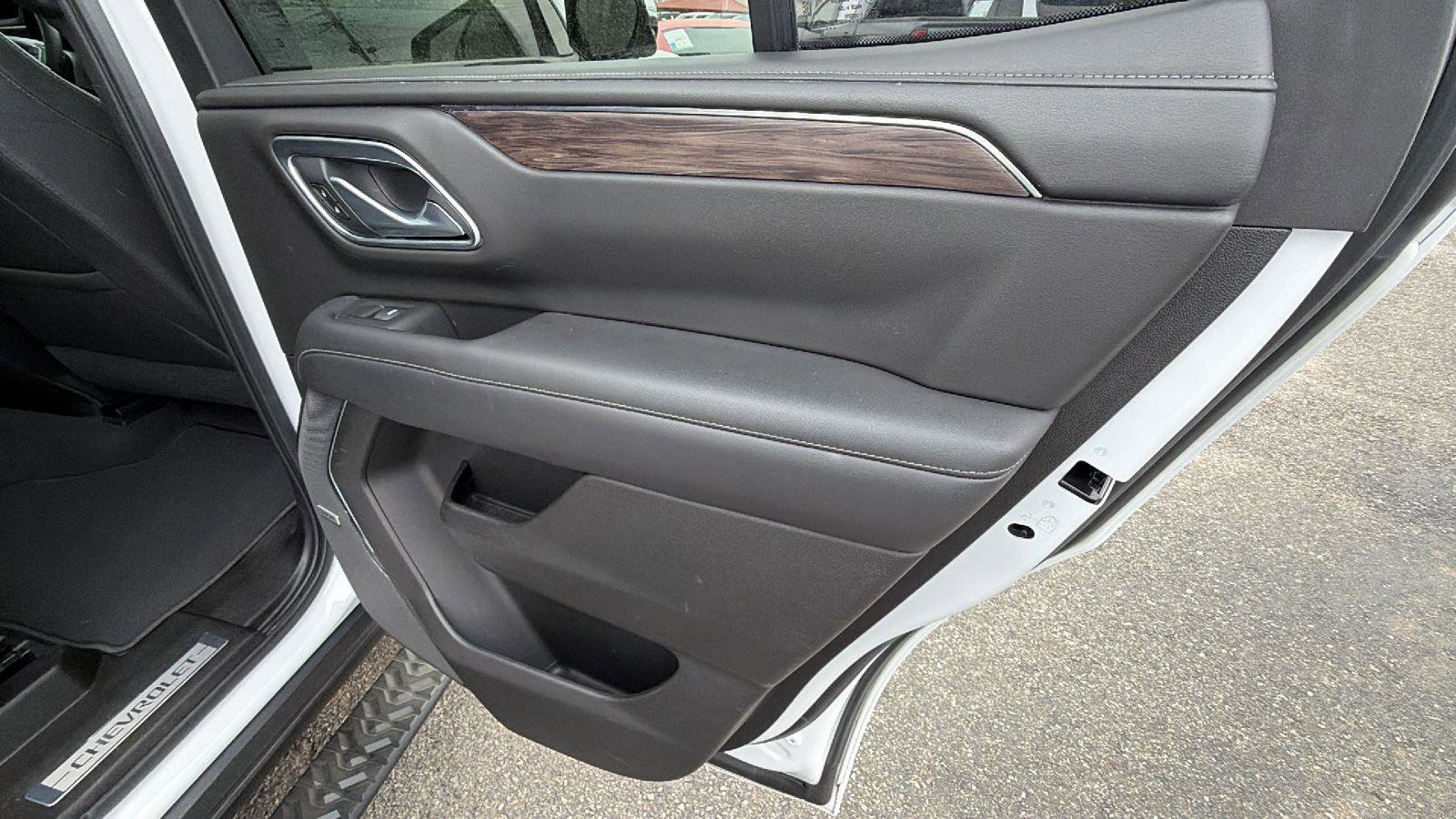 Used 2021 Chevrolet Tahoe Z71 w/ Luxury Package image 18