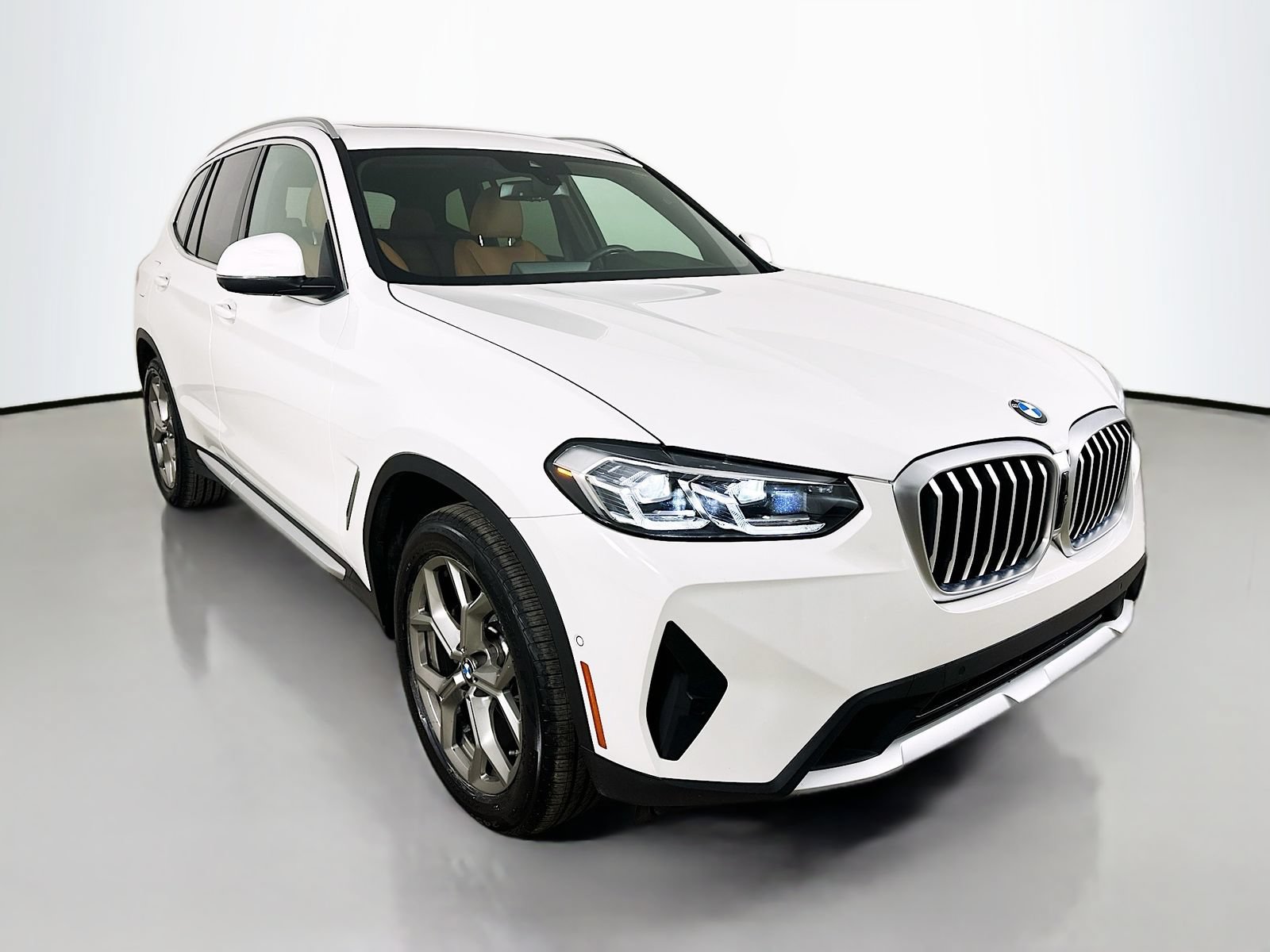 Used 2023 BMW X3 xDrive30i w/ Convenience Package AWD/4WD image 3