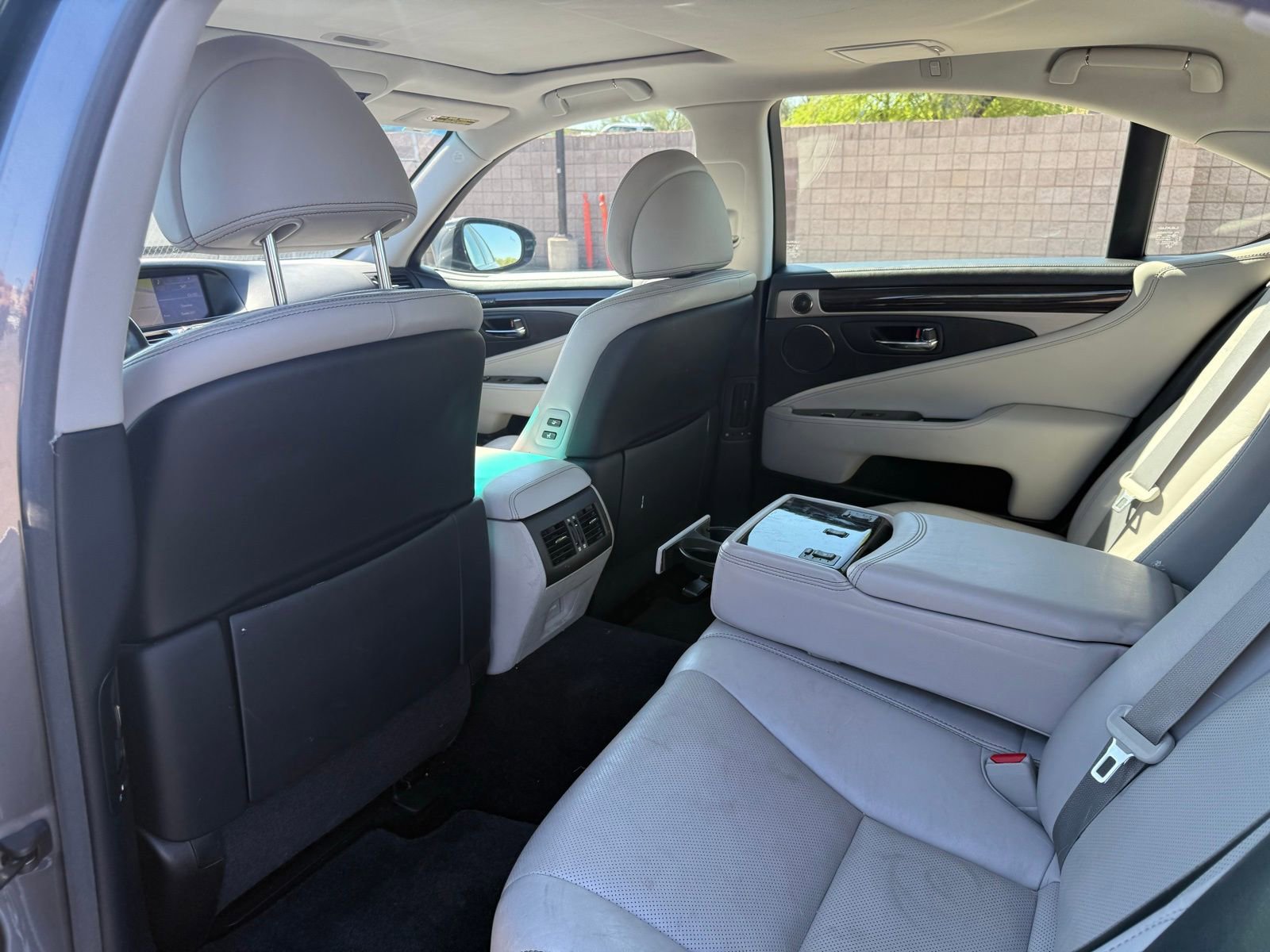 Used 2013 Lexus LS 460 AWD w/ Comfort Pkg image 11