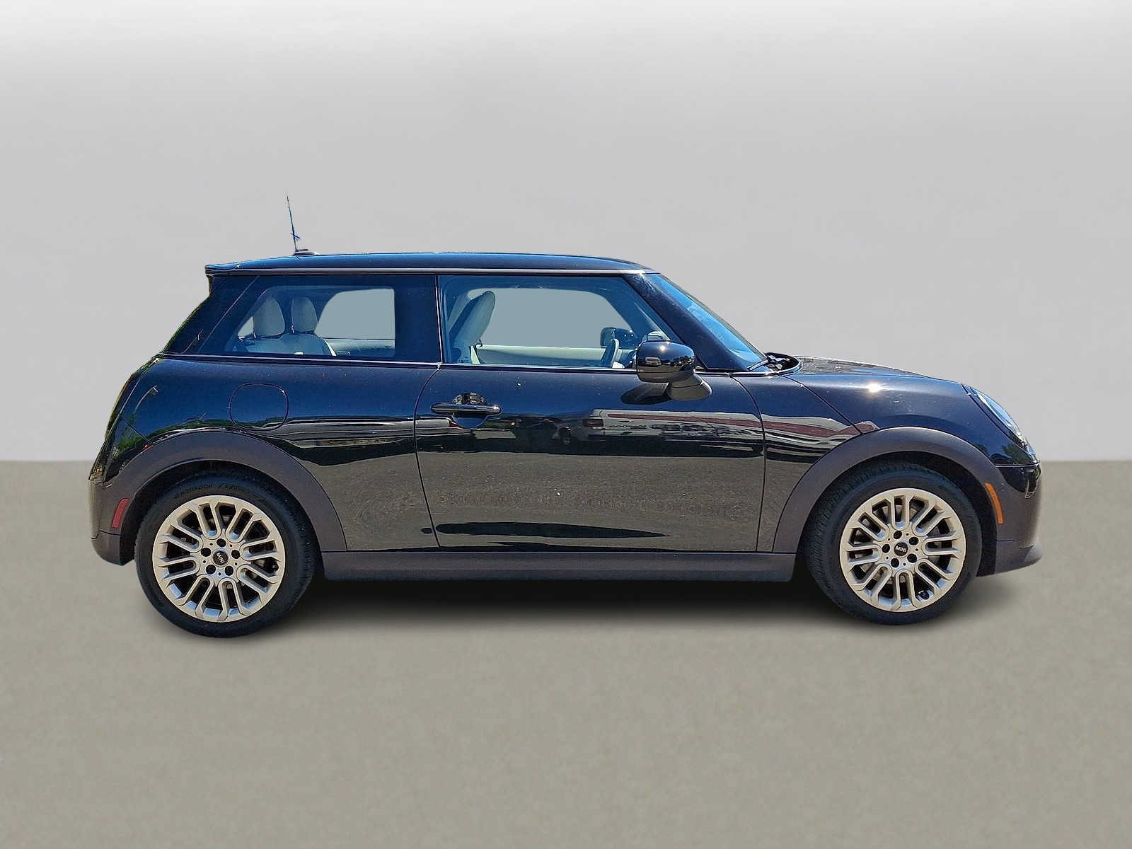Used 2025 MINI Cooper S FWD image 32
