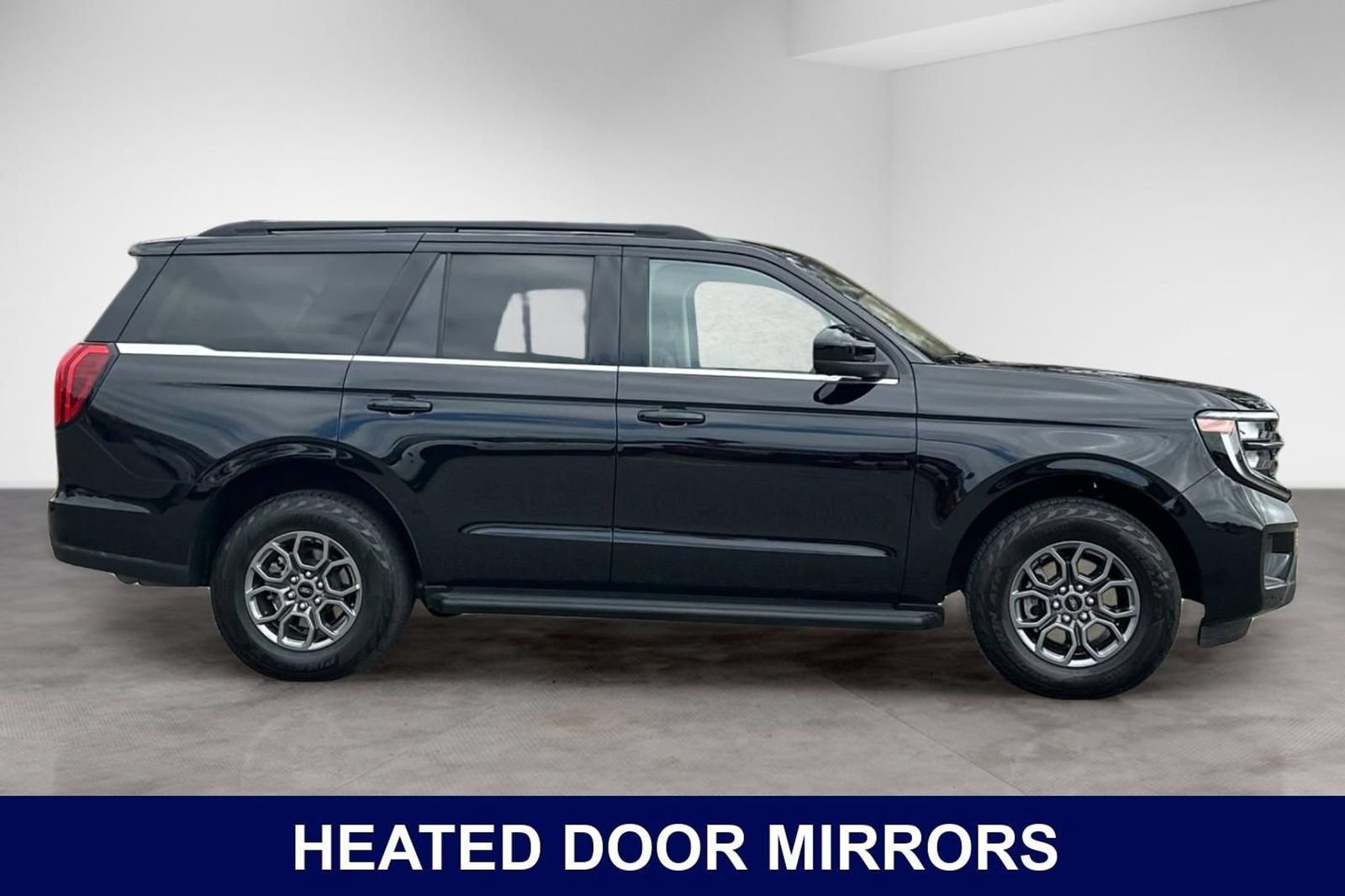 Used 2025 Ford Expedition Active AWD/4WD image 7