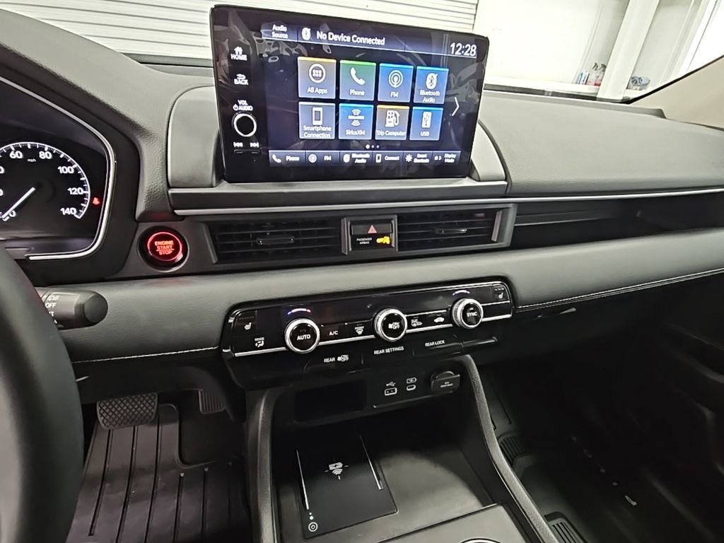 Used 2025 Honda Pilot EX-L image 13