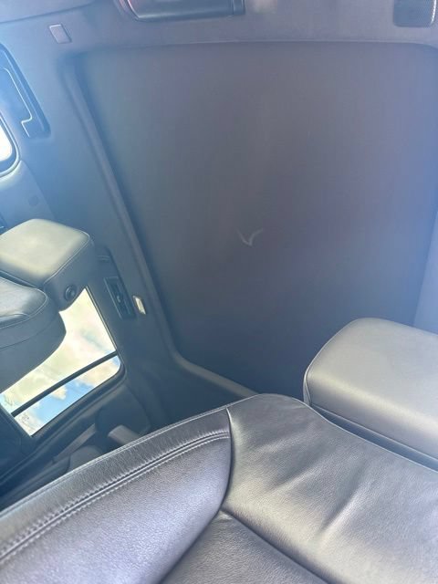 Used 2021 Chevrolet Suburban LT w/ LT Signature Package AWD/4WD image 10