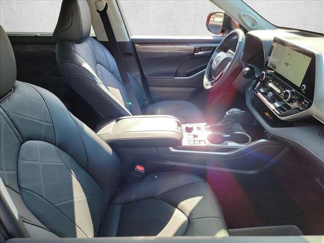 Used 2026 Toyota Highlander Platinum AWD/4WD image 15