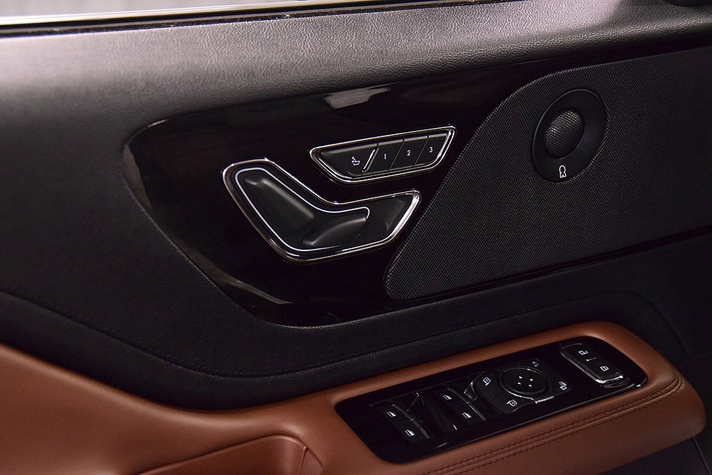 Used 2022 Lincoln Aviator Reserve w/ Equipment Group 201A image 29