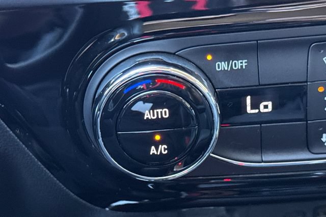 Used 2024 Chevrolet Trax LT FWD image 29