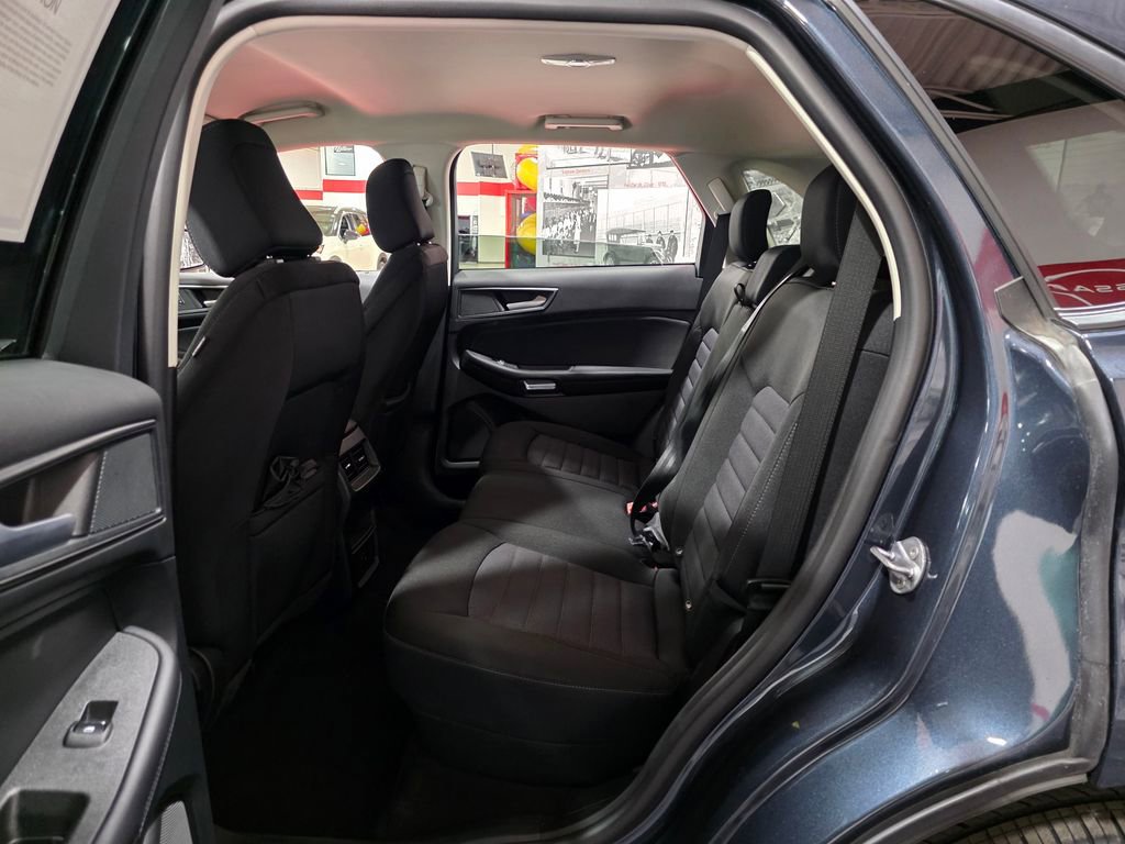 Used 2024 Ford Edge SE w/ Black Appearance Package image 20