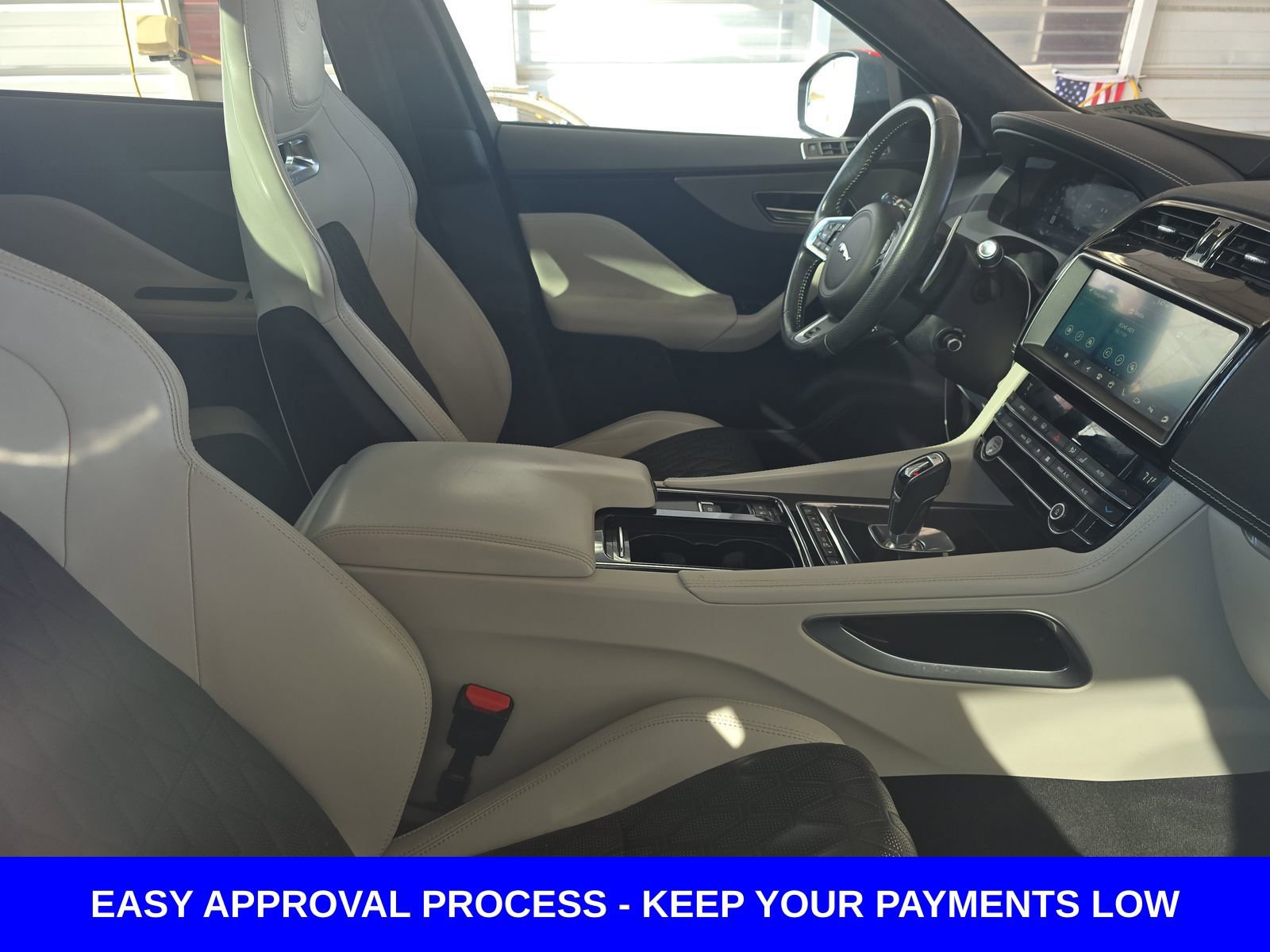 Used 2020 Jaguar F-PACE SVR image 14