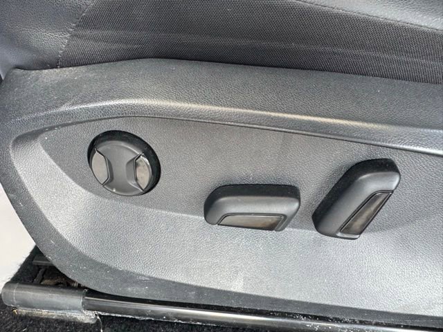 Used 2022 Volkswagen Tiguan SE FWD image 19