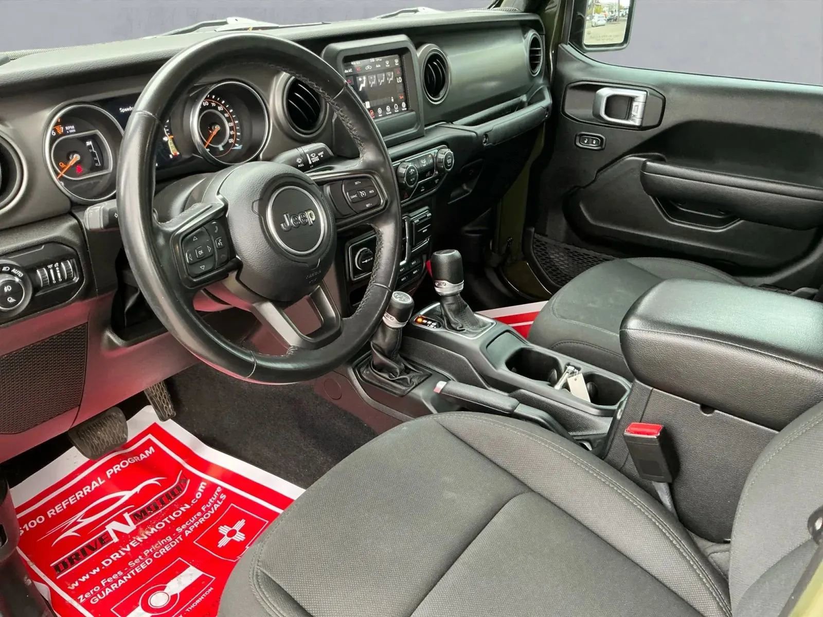 Used 2022 Jeep Gladiator Sport image 13