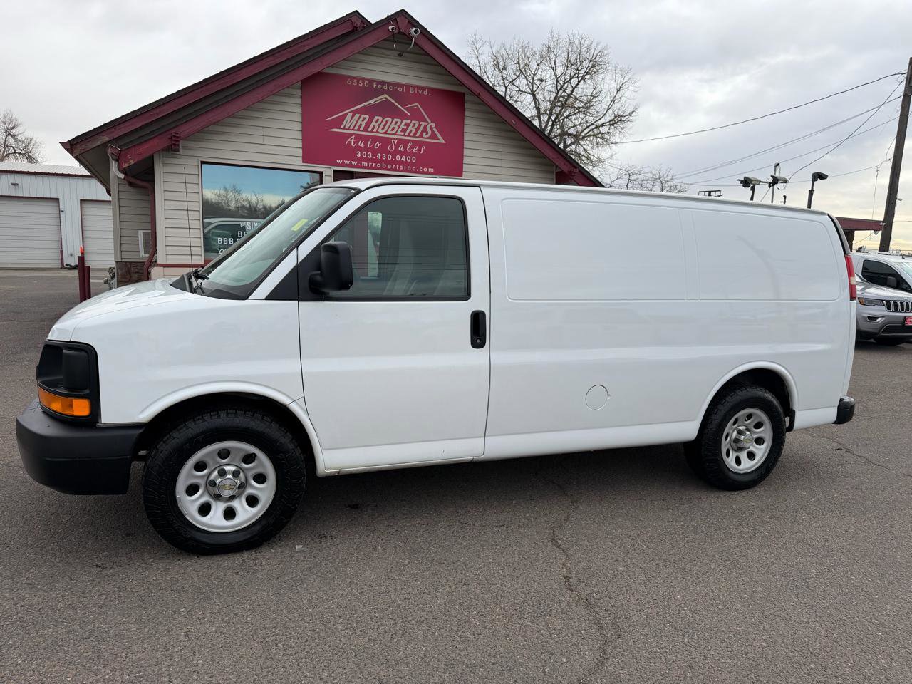 Used 2011 Chevrolet Express 1500 AWD image 5
