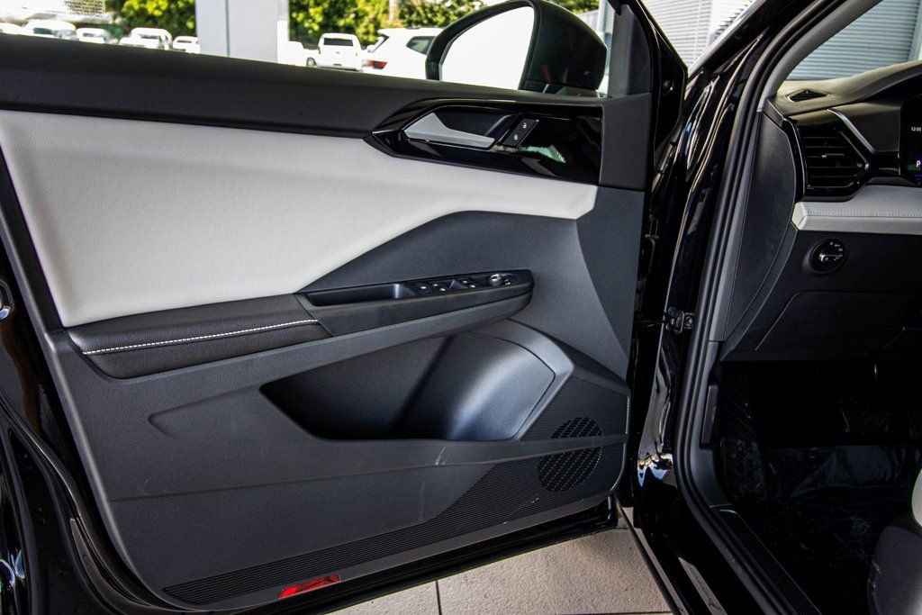 New 2026 Volkswagen Taos S image 25