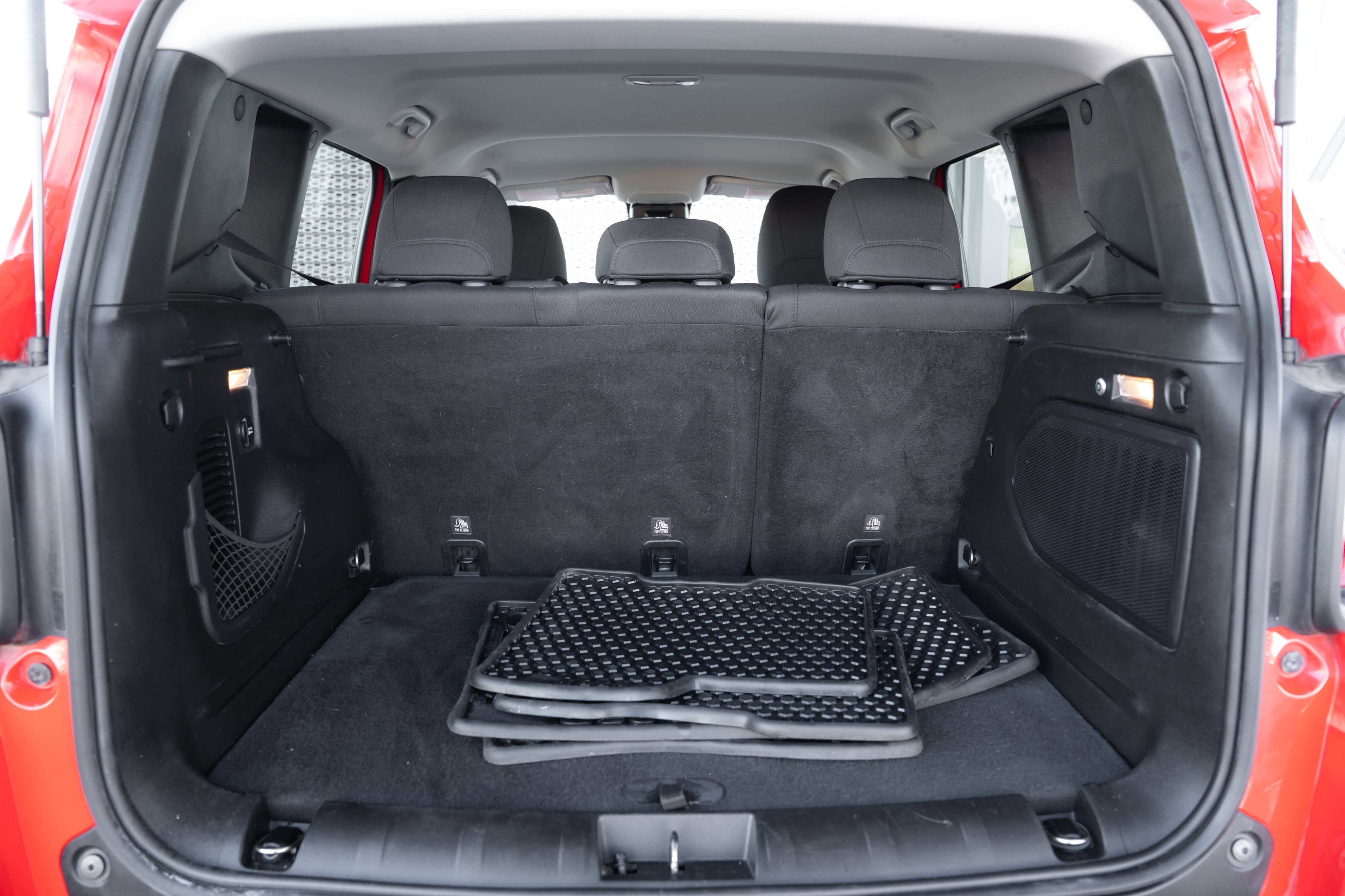 Used 2016 Jeep Renegade Latitude w/ Safety & Security Group image 24