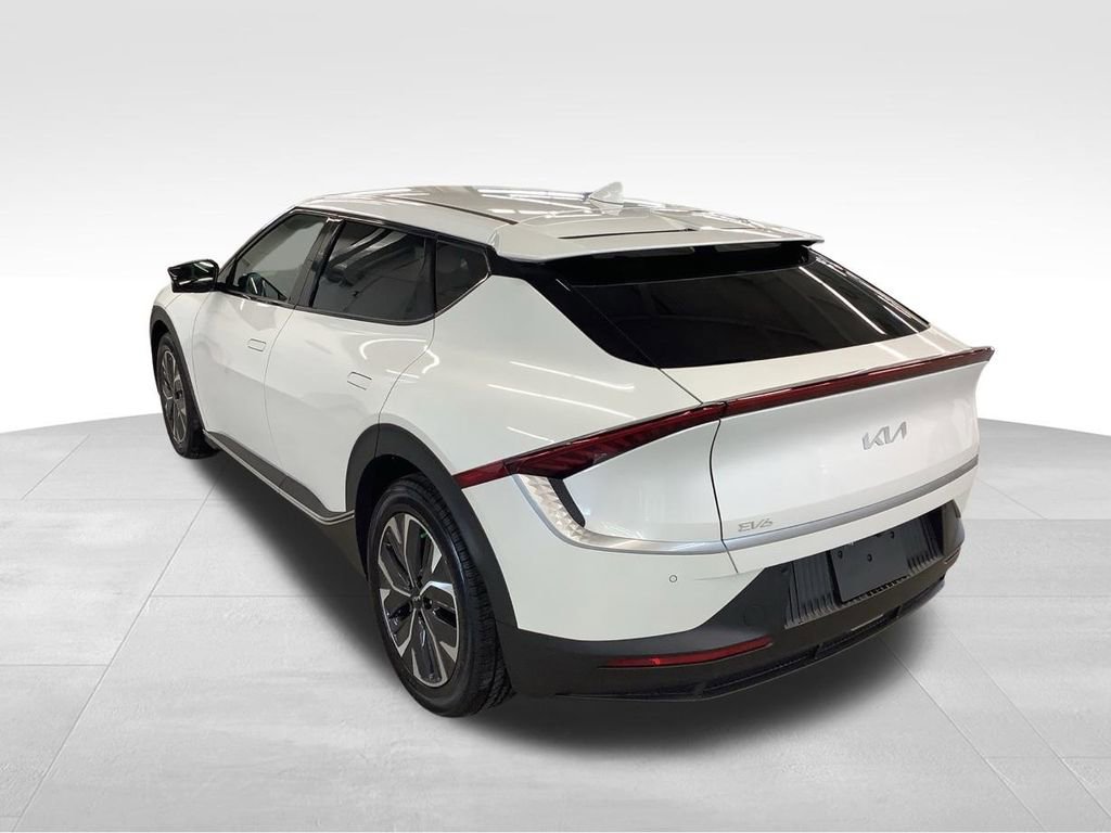 Certified 2024 Kia EV6 Light AWD/4WD image 9