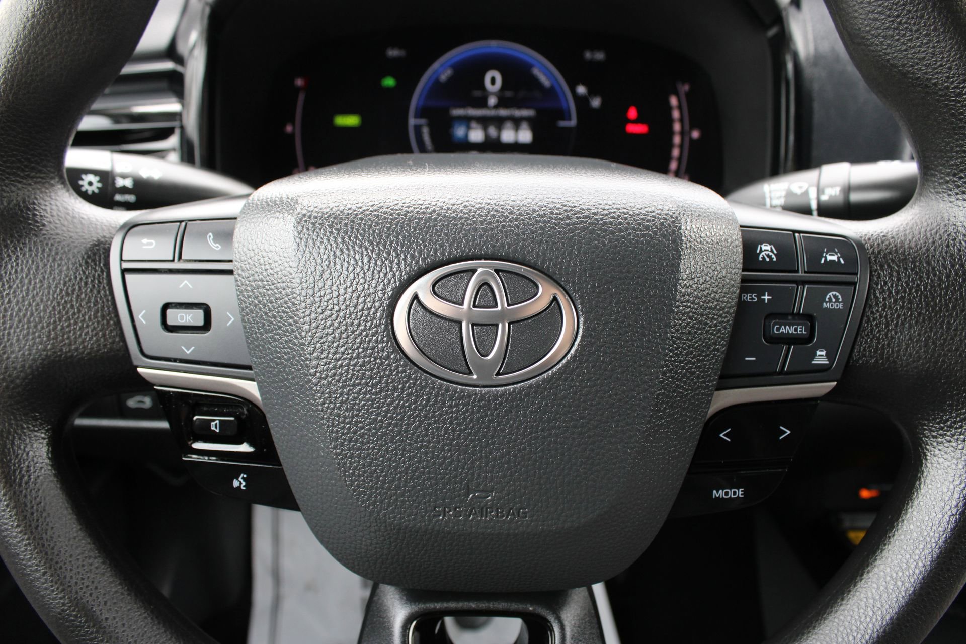 Used 2025 Toyota Camry LE image 23