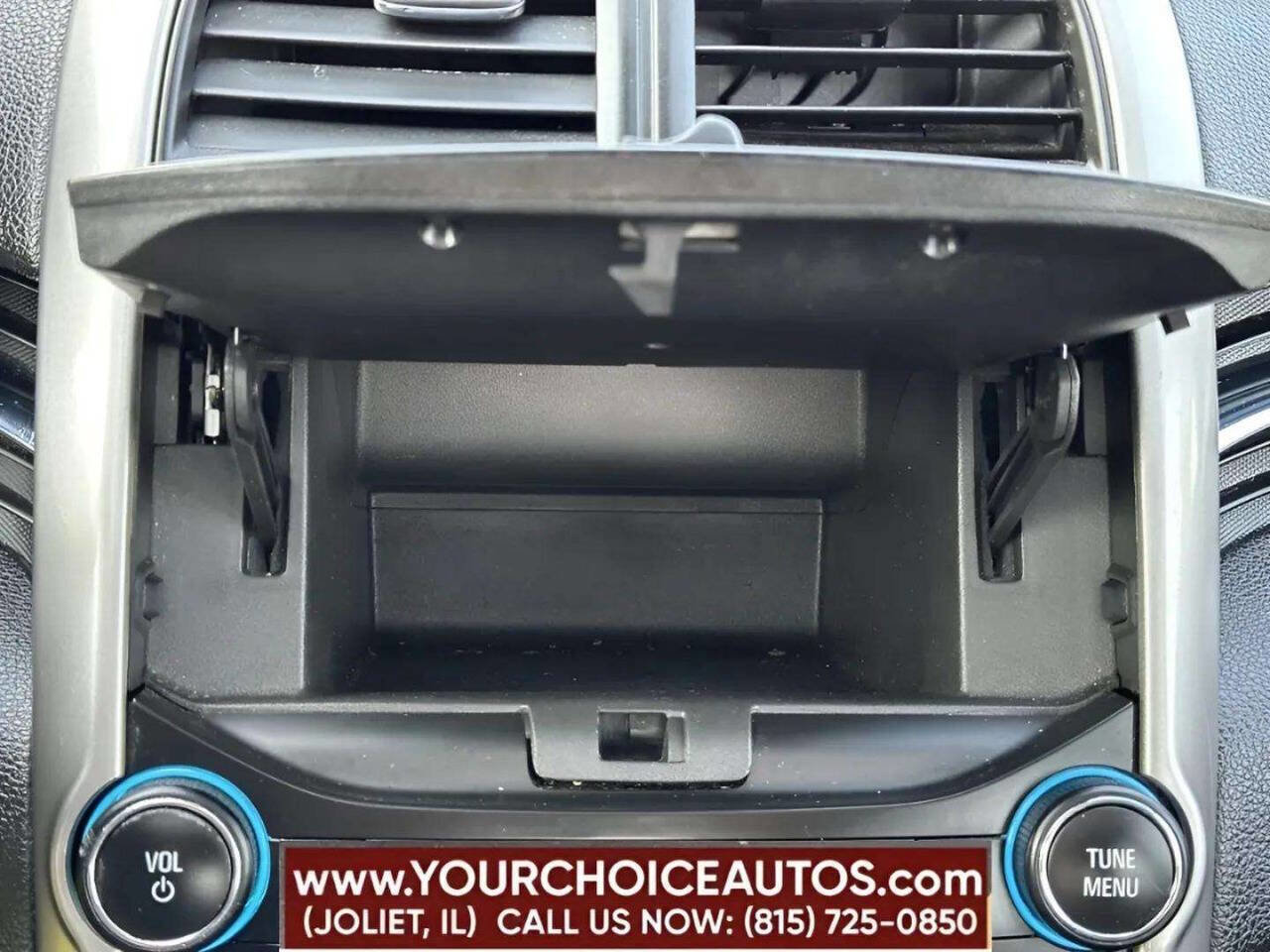 Used 2016 Chevrolet Malibu LT w/ Power Convenience Package image 11