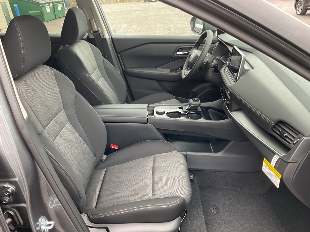 New 2026 Nissan Rogue SV w/ Cold Weather Package AWD/4WD image 18