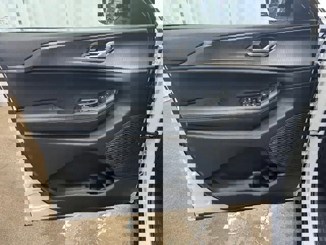 New 2025 Jeep Grand Cherokee Altitude image 13