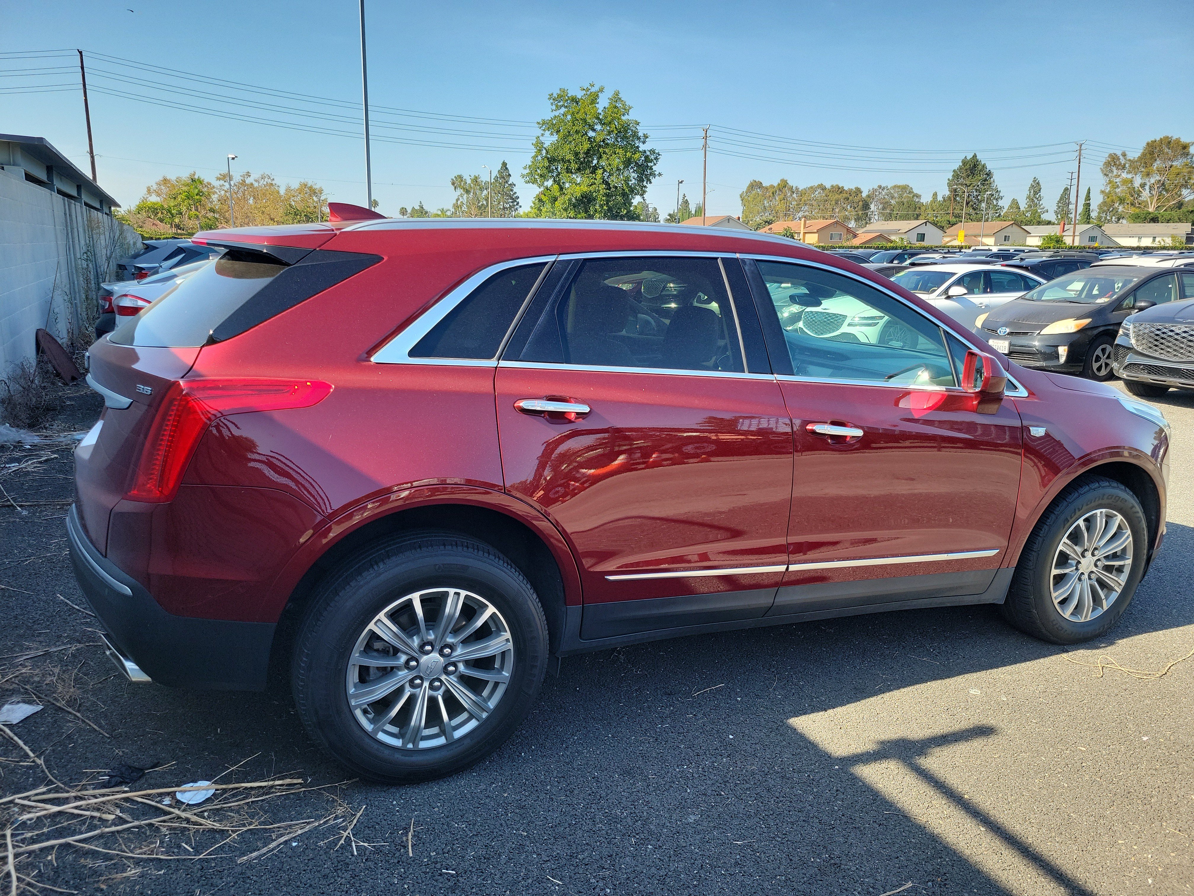 Used 2018 Cadillac XT5 Luxury w/ Driver Awareness Package FWD image 5