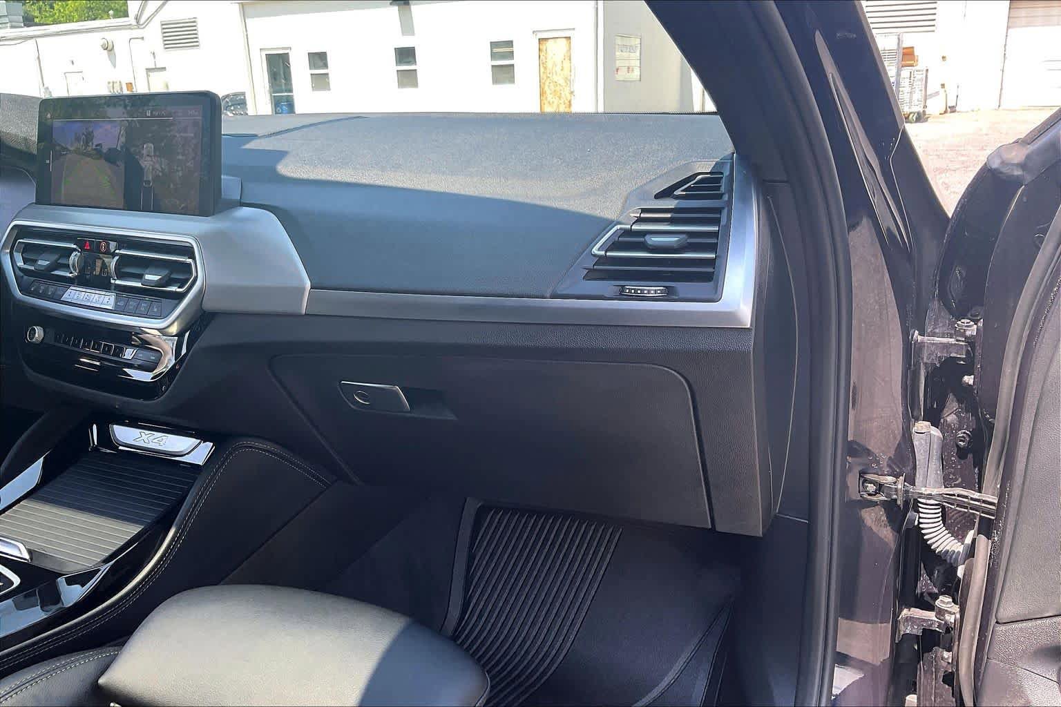 Used 2023 BMW X4 xDrive30i w/ M Sport Package AWD/4WD image 18