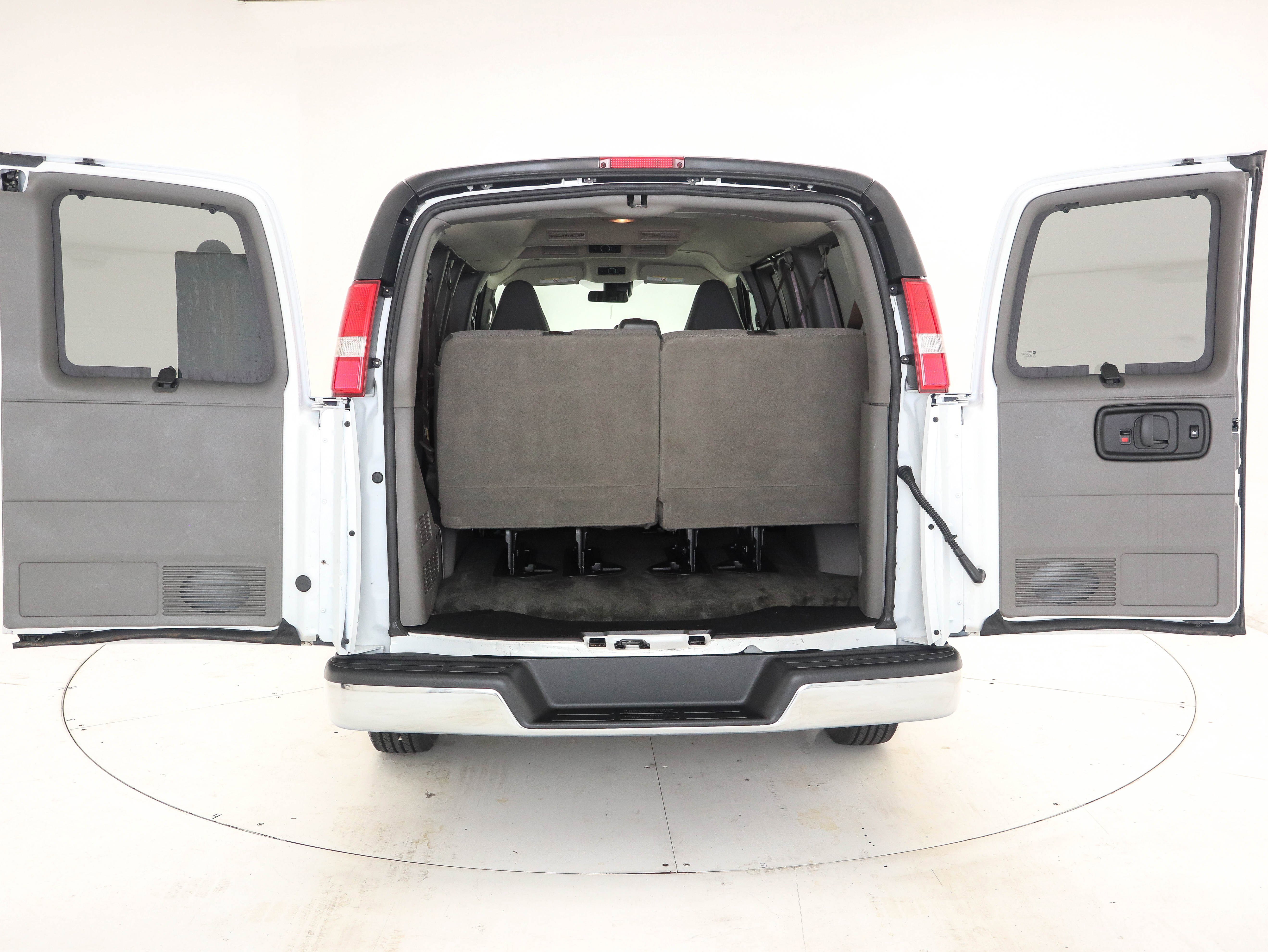 Used 2019 Chevrolet Express 2500 LT w/ LT Preferred Equipment Group image 10