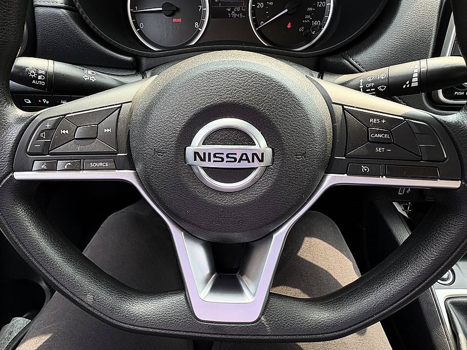 Used 2021 Nissan Versa S FWD image 19