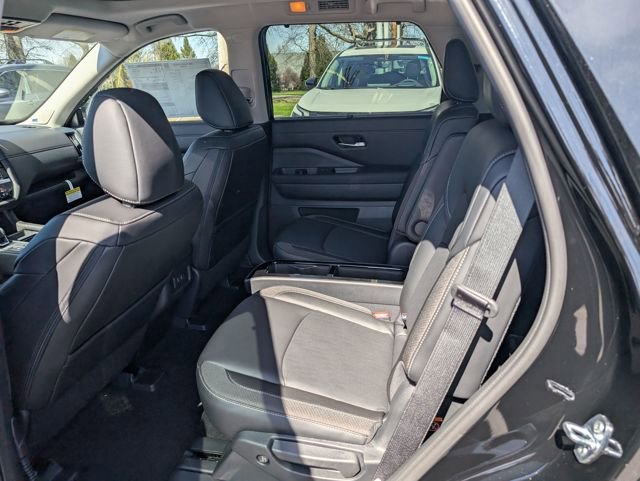 New 2026 Nissan Pathfinder SL image 10