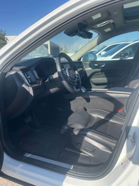 Used 2023 Volvo XC60 B5 Ultimate w/ Climate Package image 21