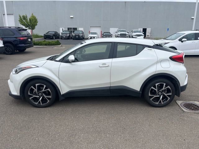 Used 2018 Toyota C-HR XLE FWD image 8