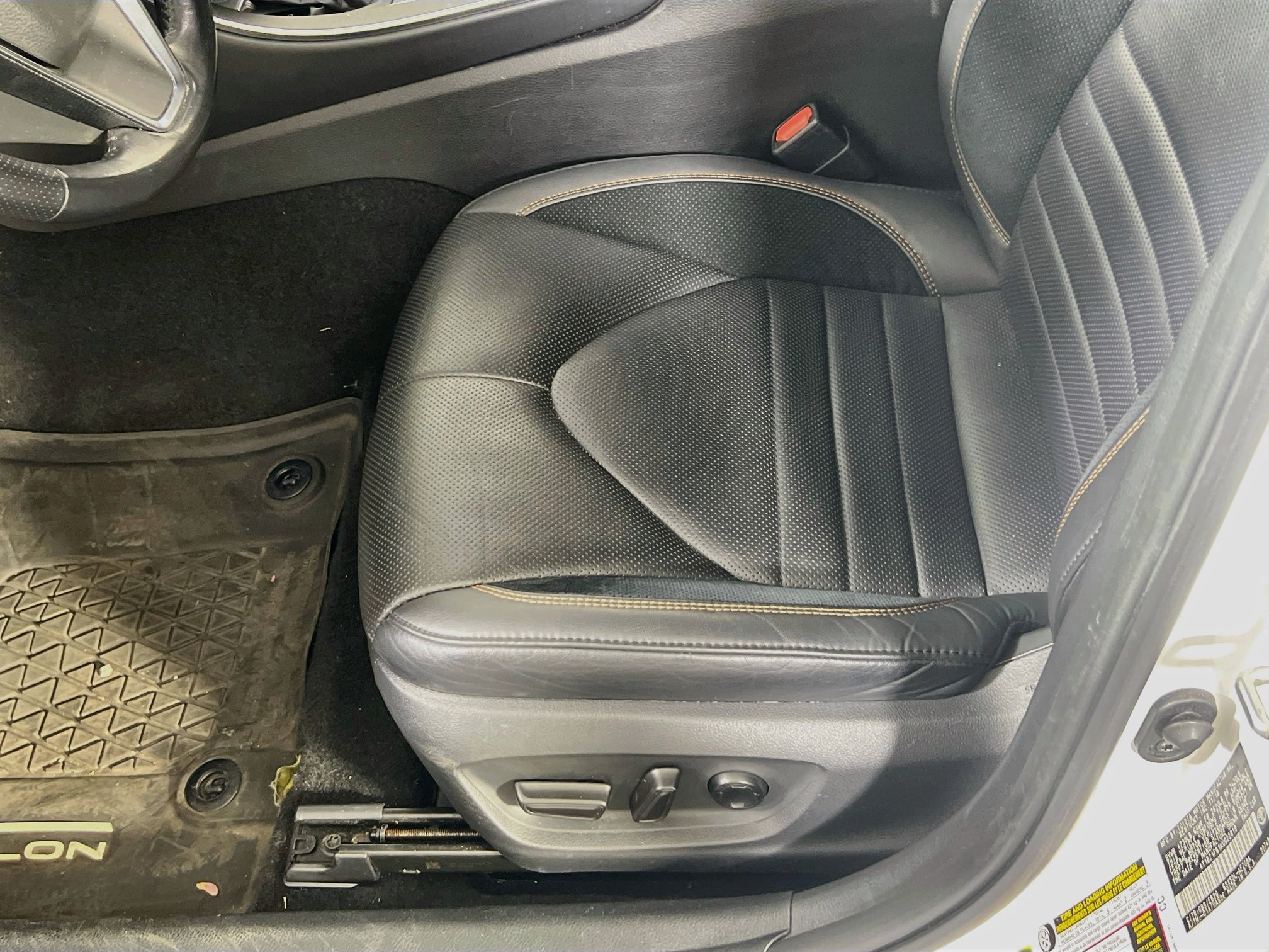 Used 2019 Toyota Avalon Touring w/ All Weather Liner Package FWD image 19