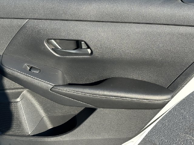 Used 2025 Nissan Sentra SV FWD image 13