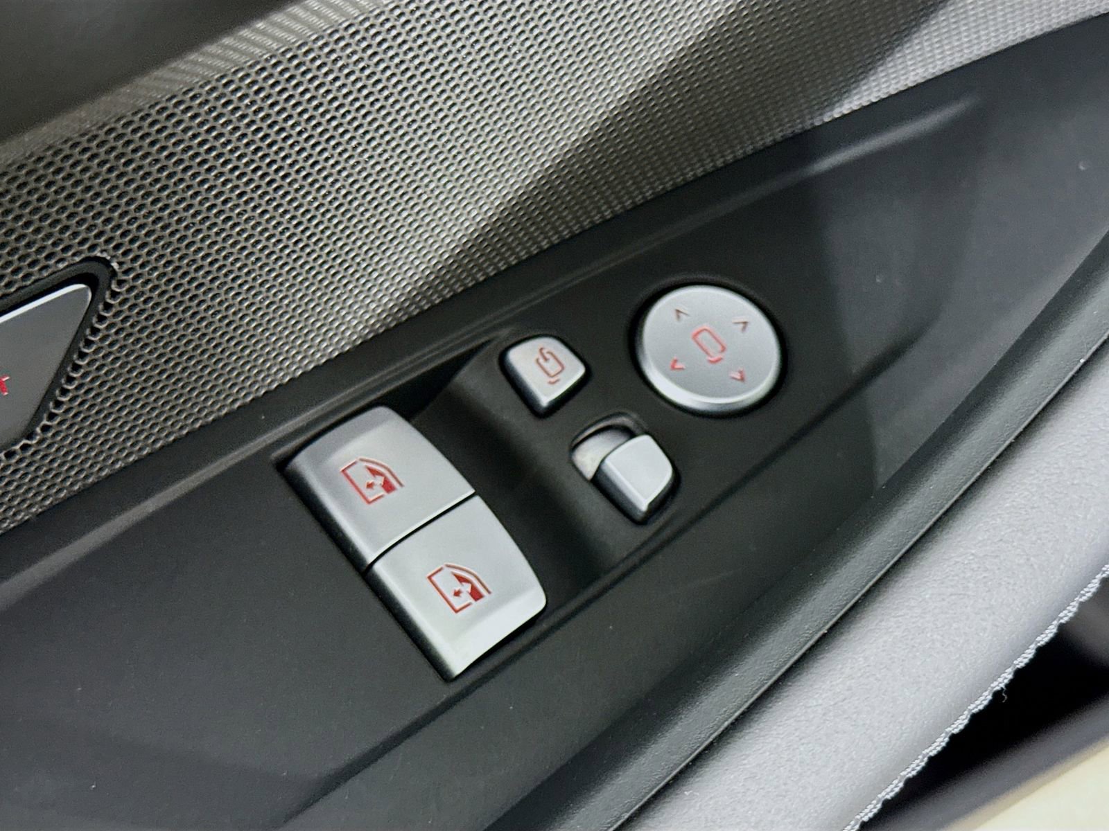 Used 2026 BMW M4 Competition w/ Executive Package RWD image 18