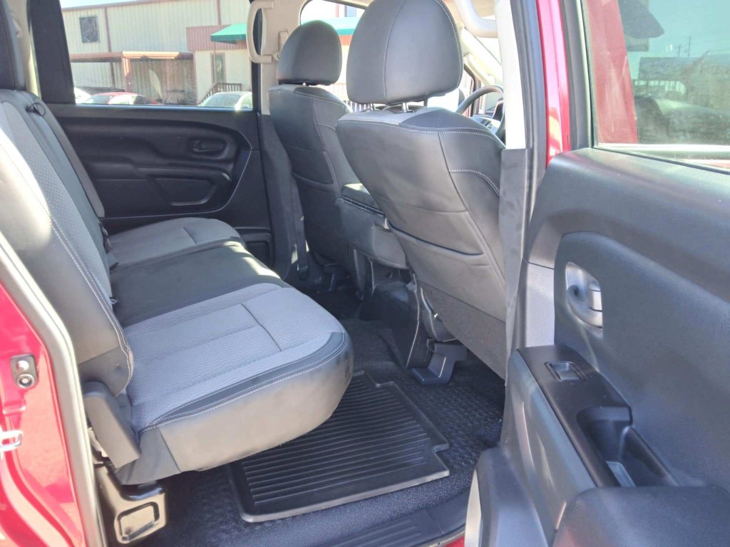 Used 2020 Nissan Titan S w/ S Utility Package image 11