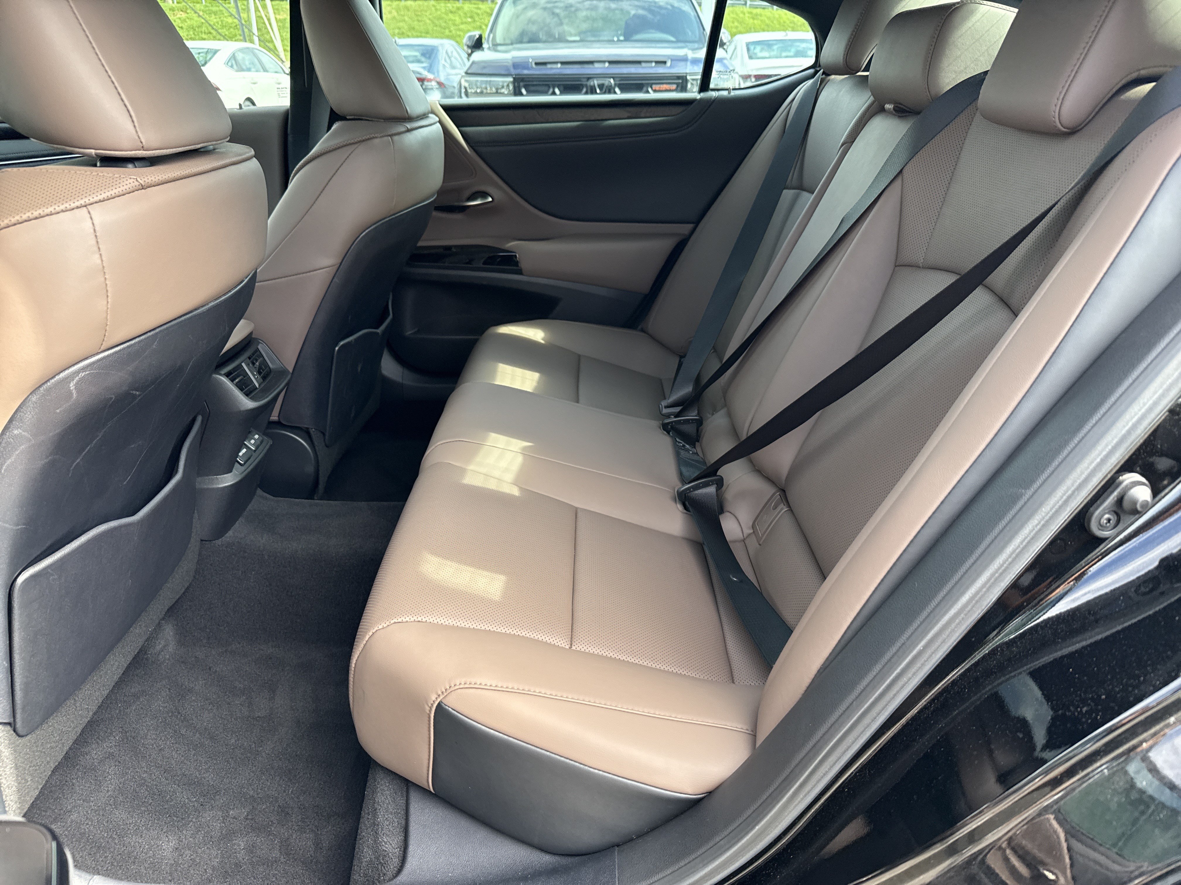 Used 2024 Lexus ES 350 w/ Premium Package FWD image 31