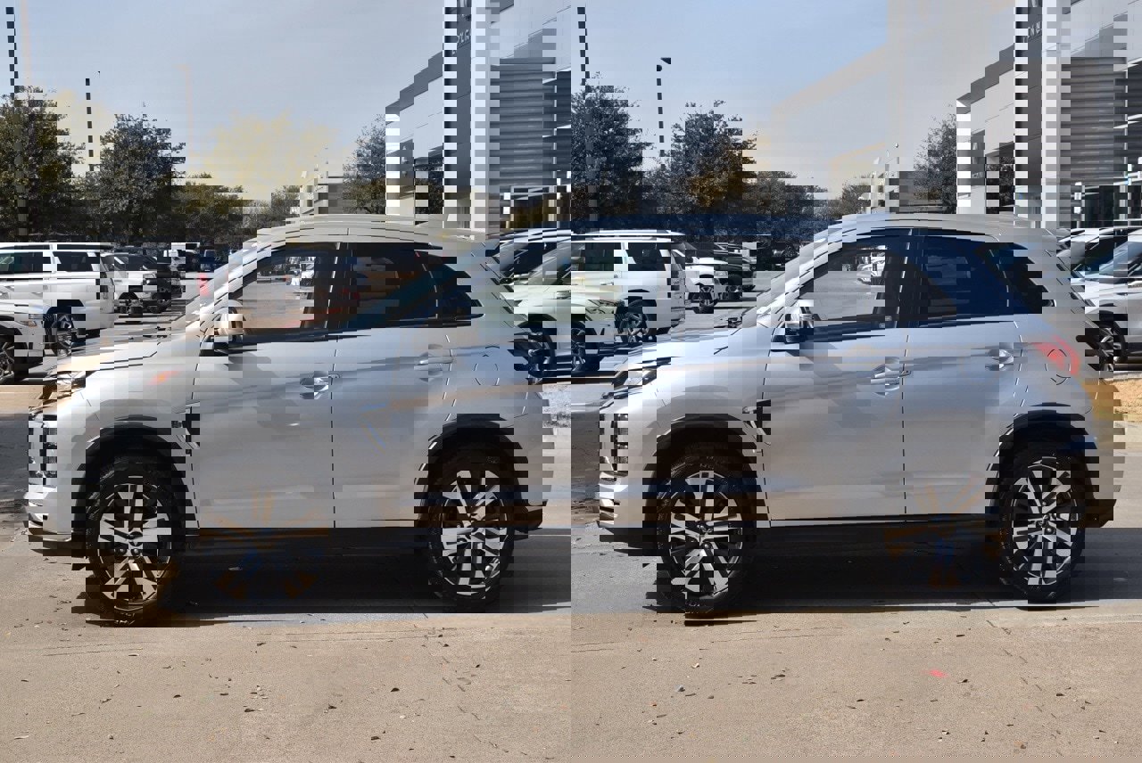 Used 2020 Mitsubishi Outlander Sport SE image 12